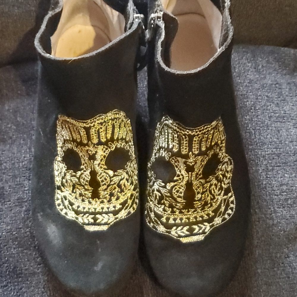 House of Harlow Black Suede Booties size 38.5